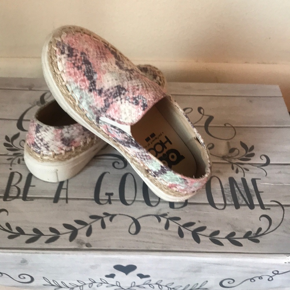 HOO Boho Kids Shoes size 28